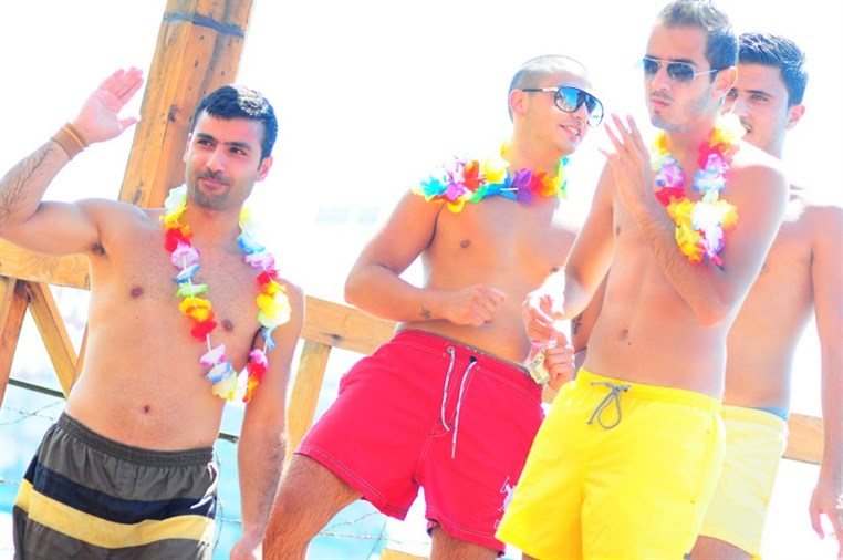 Cyan Sunday Club Lets Carnival